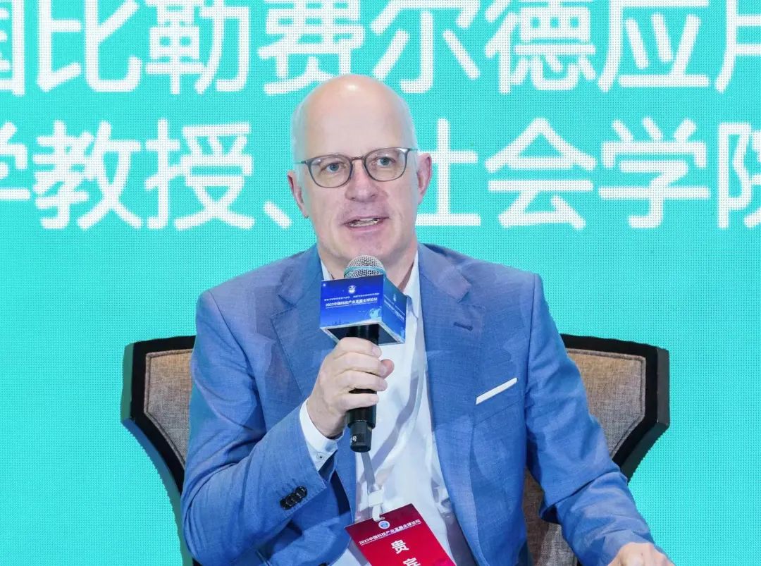 Michael Stricker(中文名:许嘉铭)教授